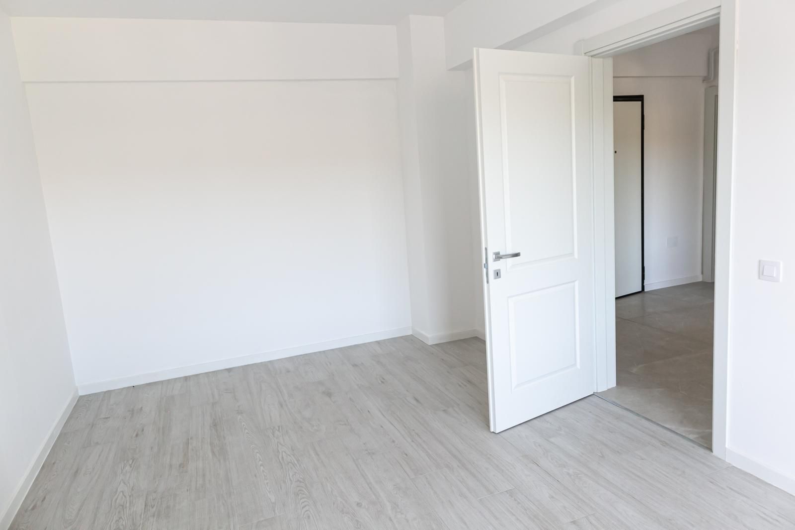 Articol blog imobiliar: Apartament Decomandat vs Semidecomandat: Care E Mai Bun Pentru Tine? - Relora Imobiliare Iași